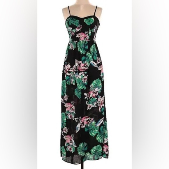 Xhilaration Dresses & Skirts - Xhilaration Floral Bustier Maxi Dress